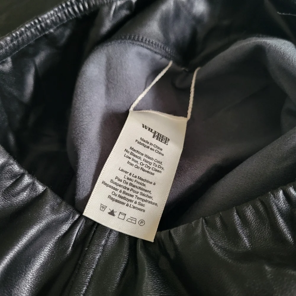 Wilfred Free Daria Pant High-Rise Vegan Leather Faux Black Shiny Leggings Small - Picture 4 of 11